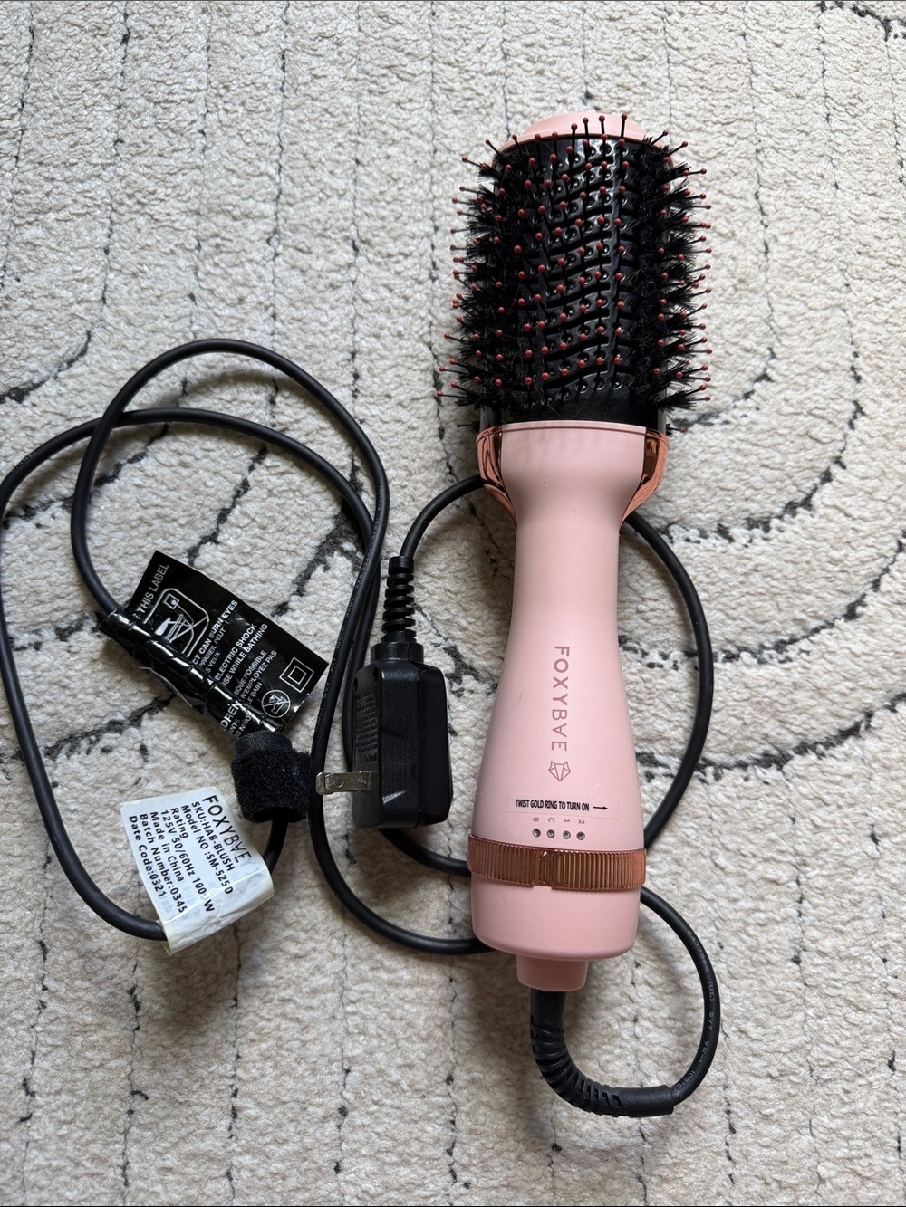 FOXYBAE Pink One-Step Volumizing Hot Air Brush